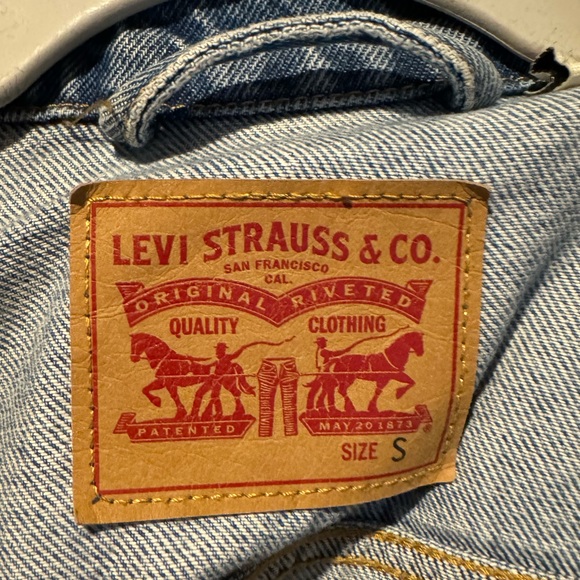 Levi’s Ex-Boyfriend Trucker Jacket - Picture 7 of 7
